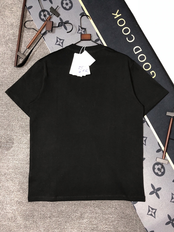 ブランドTシャツ全体デザイン